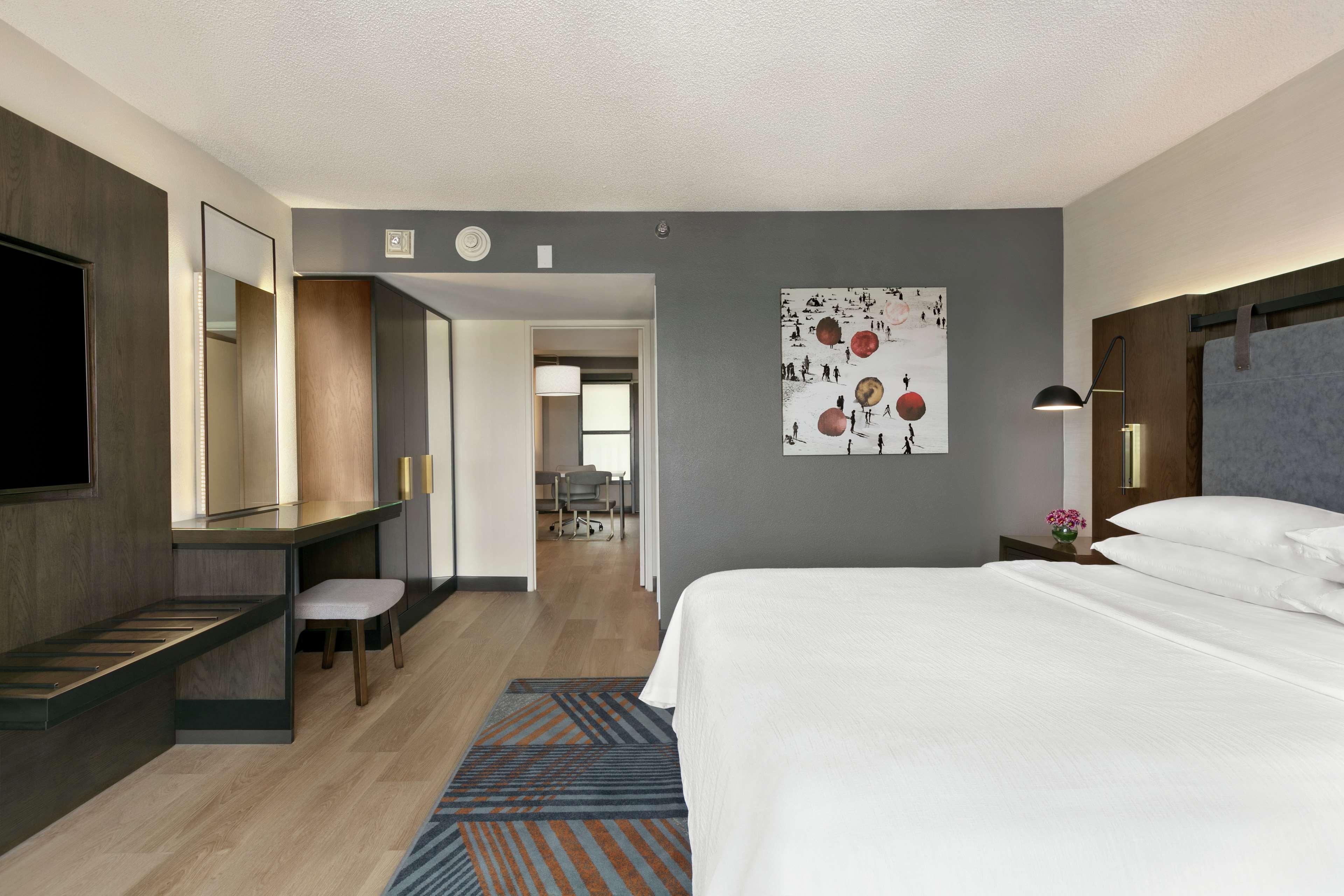 Embassy Suites By Hilton Los Angeles Downey Exterior foto