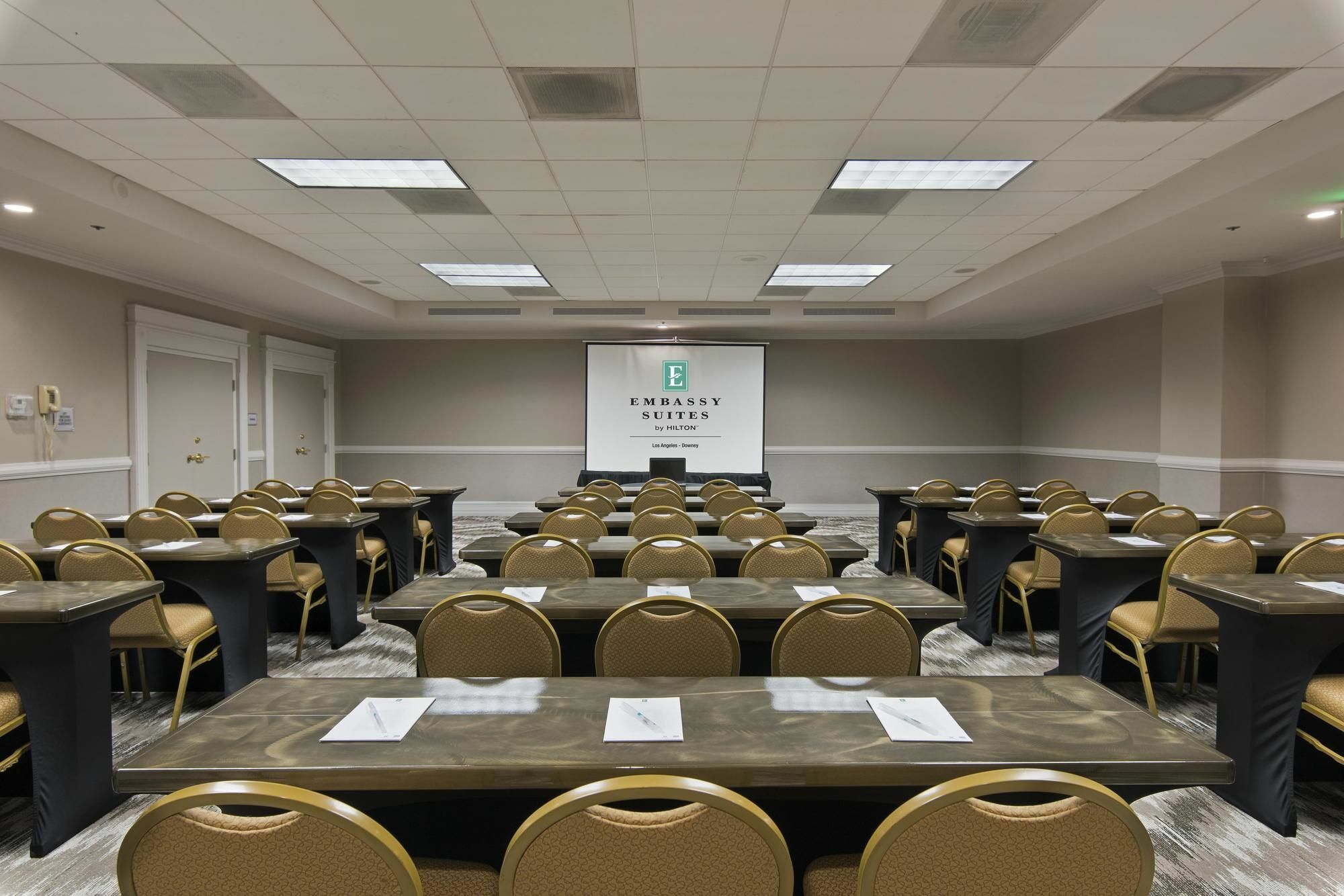 Embassy Suites By Hilton Los Angeles Downey Exterior foto
